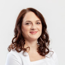 Janja Šmid Vauhnik, Dr. Med.