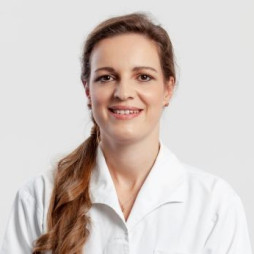 Katarina Pezdevšek, Dr. Med.