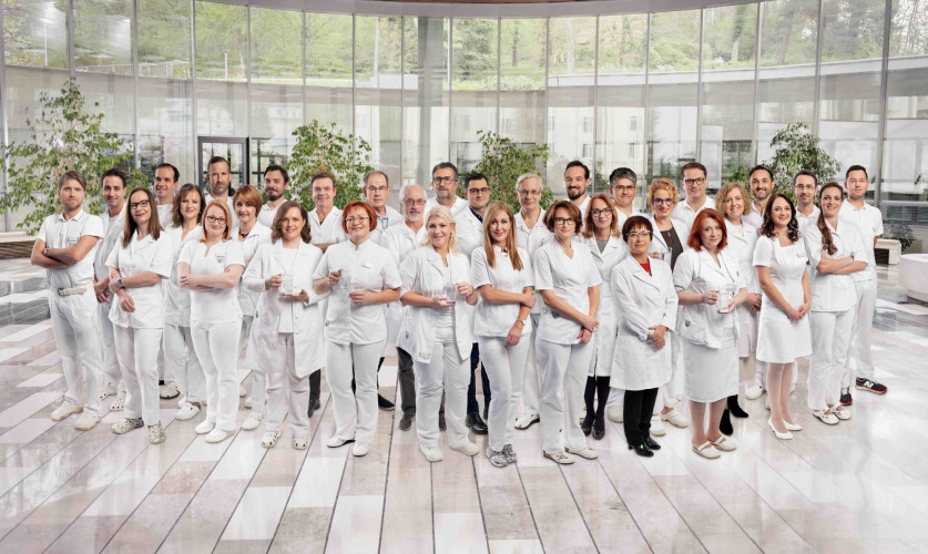 Skupinska fotografija zdravnikov Medical centra Rogaška